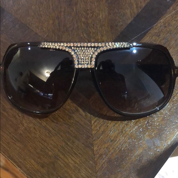 Authentic Gucci Shades with .5 ct real diamonds. - Picture 3 of 5